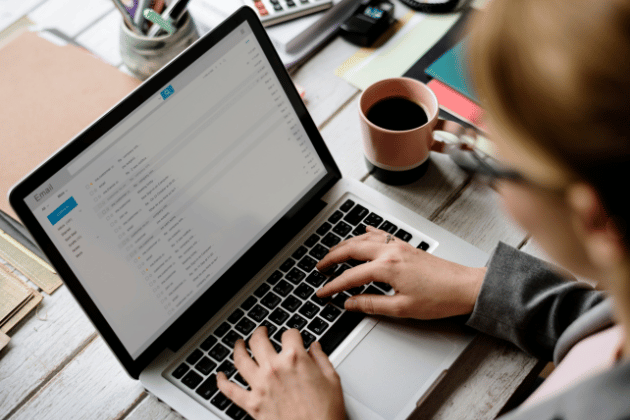 Comment choisir la meilleure boîte mail professionnelle au Maroc